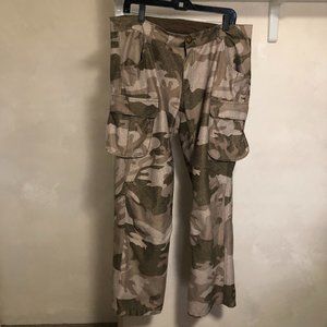 Cabelas Camo Pants